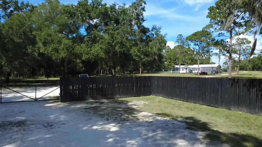 18975 W Highway 328 Dunnellon FL 34432