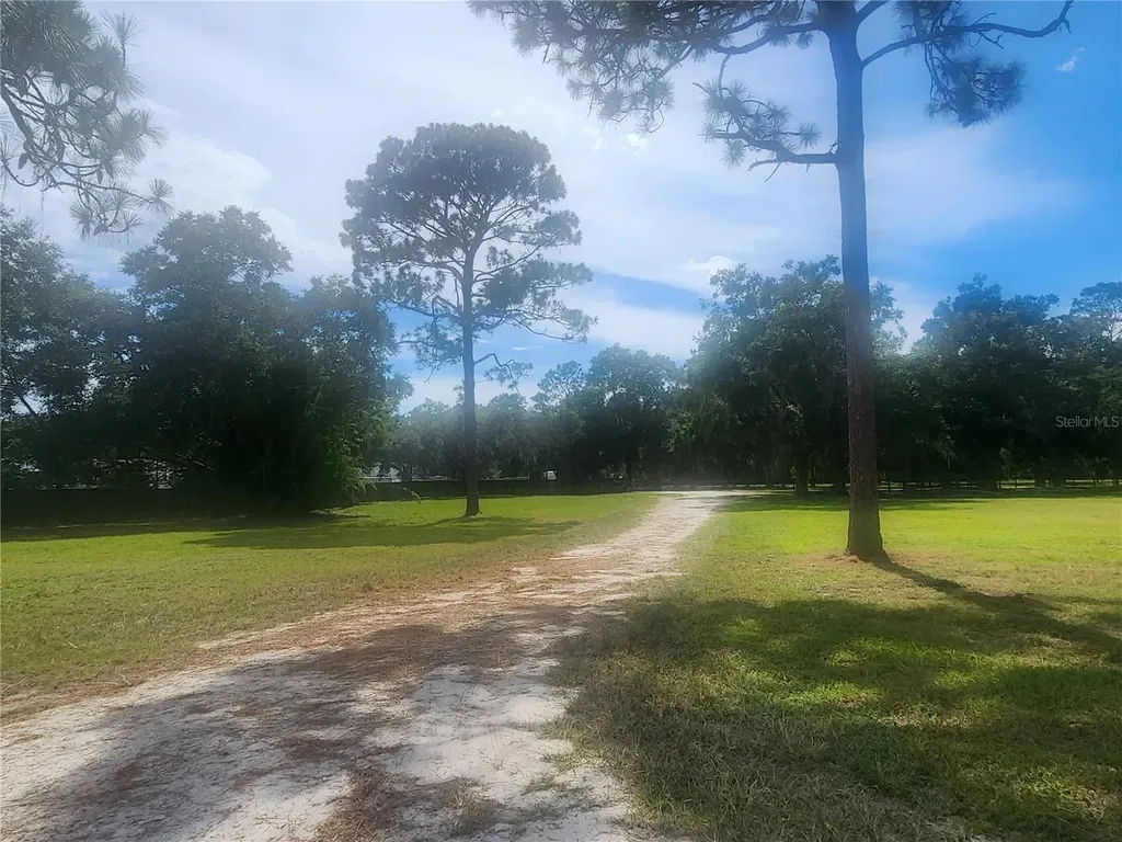 18975 W Highway 328 Dunnellon FL 34432