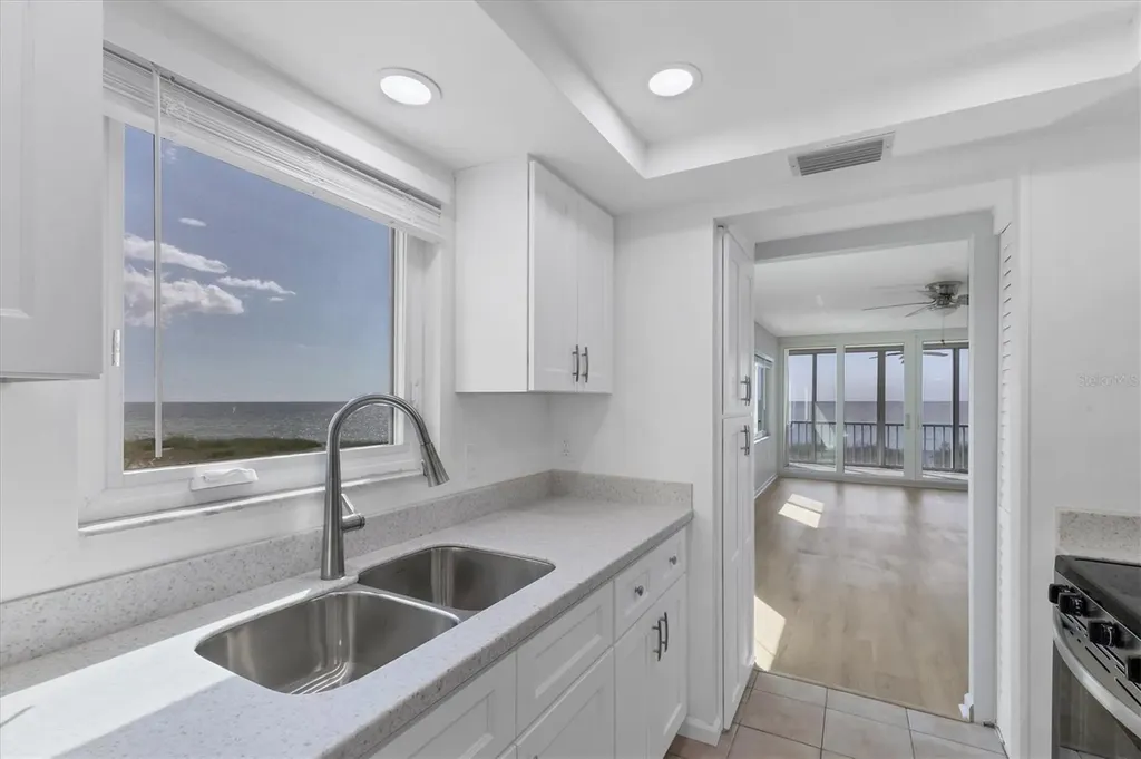 555 The Esplanade N Venice FL 34285