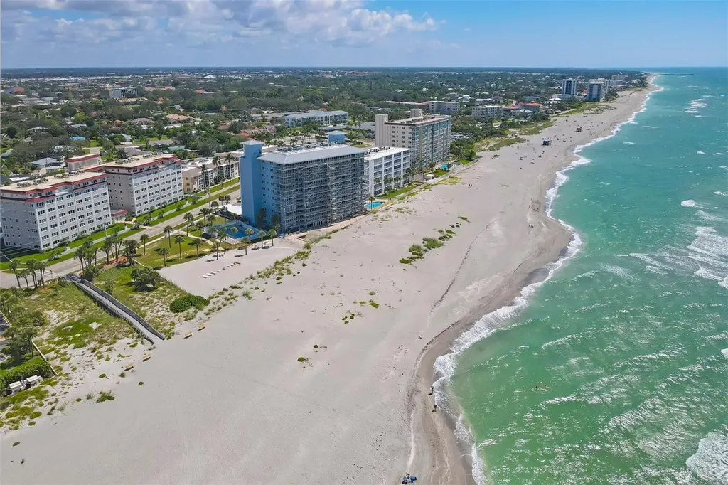 555 The Esplanade N Venice FL 34285