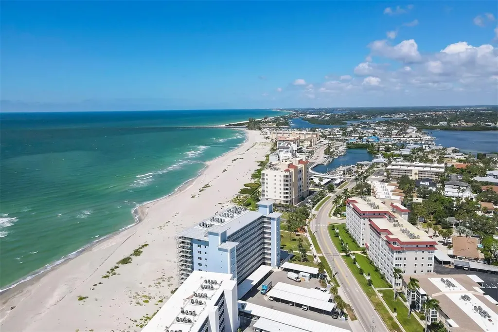 555 The Esplanade N Venice FL 34285