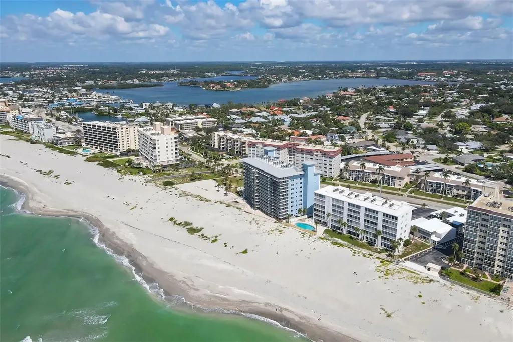 555 The Esplanade N Venice FL 34285