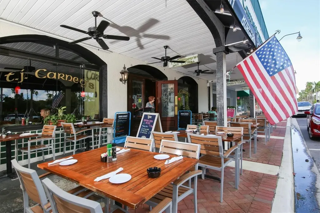 555 The Esplanade N Venice FL 34285