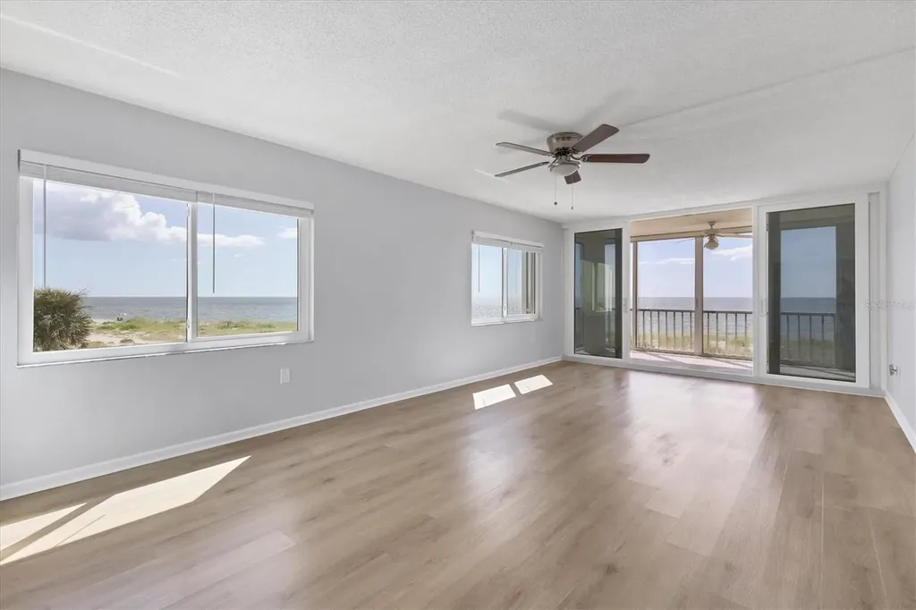 555 The Esplanade N Venice FL 34285