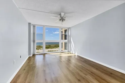 555 The Esplanade N Venice FL 34285