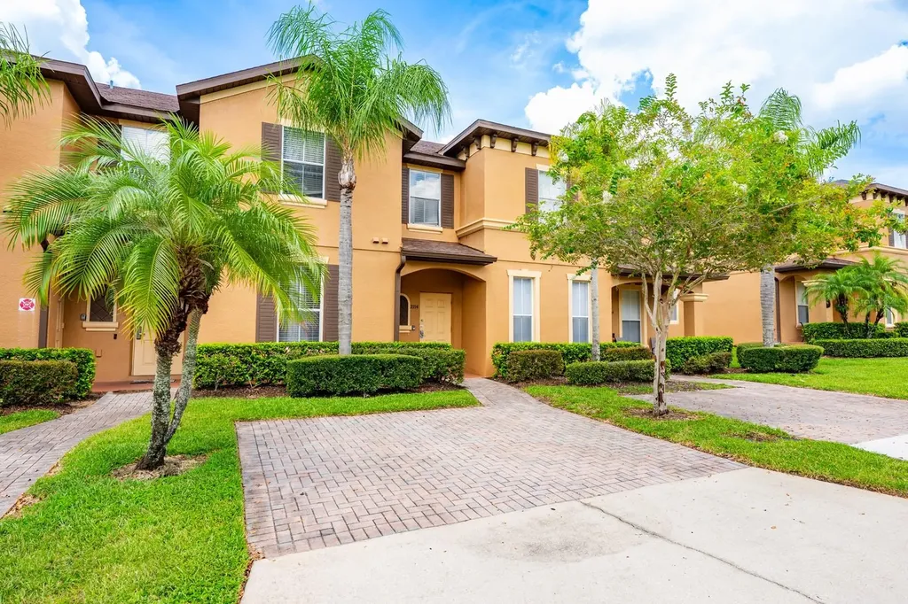 2714 Calabria Avenue Davenport FL 33897