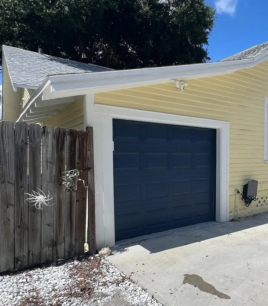 1137 Highland Street S St Petersburg FL 33701