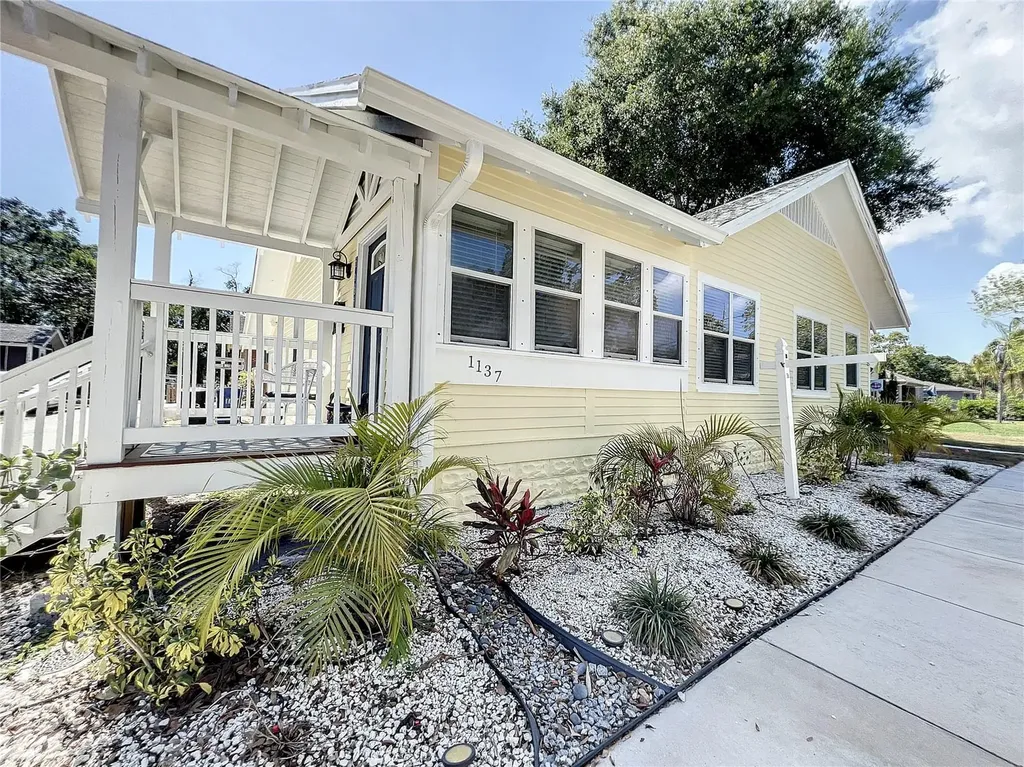 1137 Highland Street S St Petersburg FL 33701