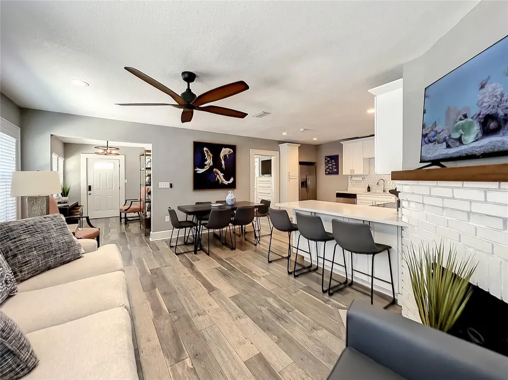 1137 Highland Street S St Petersburg FL 33701