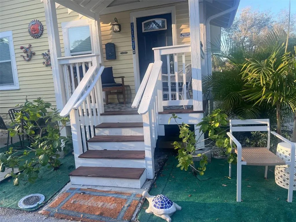 1137 Highland Street S St Petersburg FL 33701