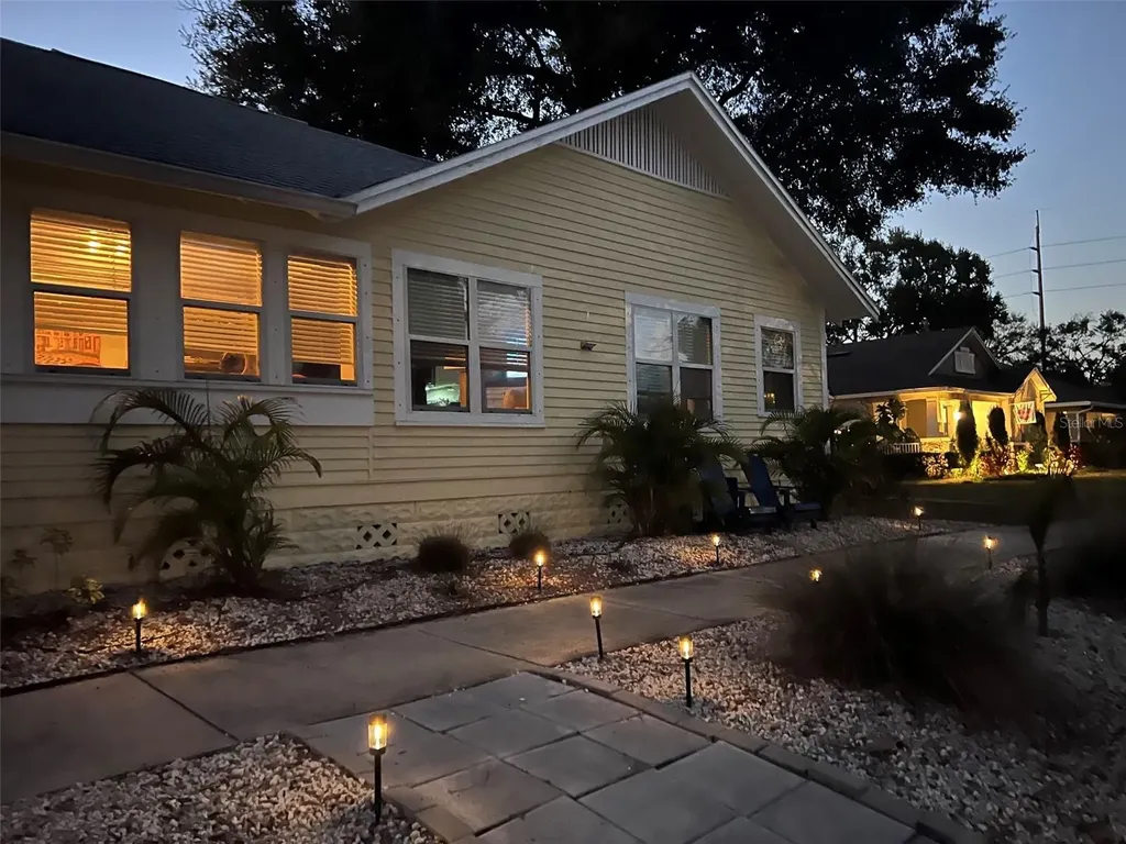1137 Highland Street S St Petersburg FL 33701