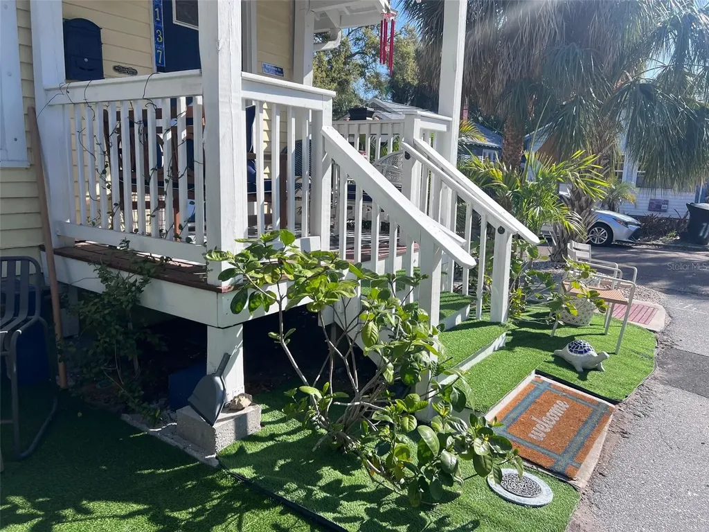 1137 Highland Street S St Petersburg FL 33701