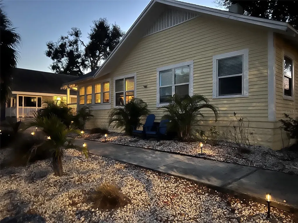 1137 Highland Street S St Petersburg FL 33701