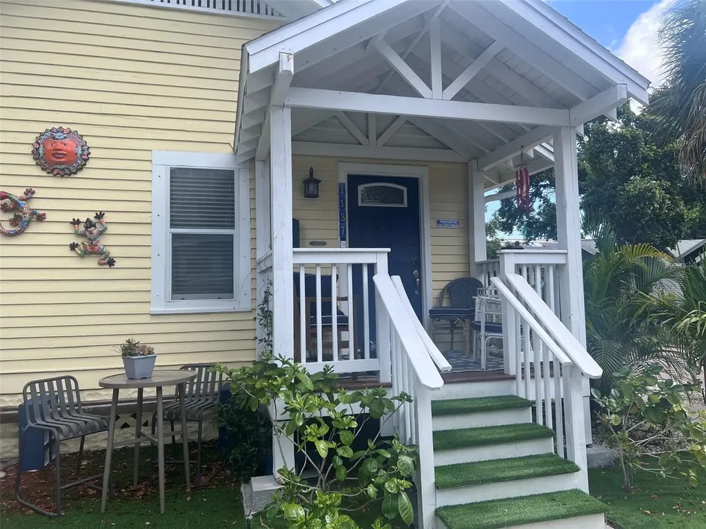 1137 Highland Street S St Petersburg FL 33701
