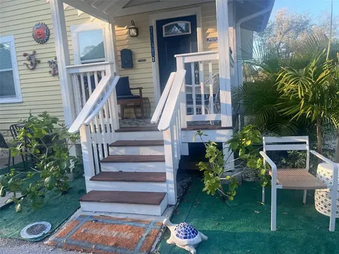 1137 Highland Street S St Petersburg FL 33701
