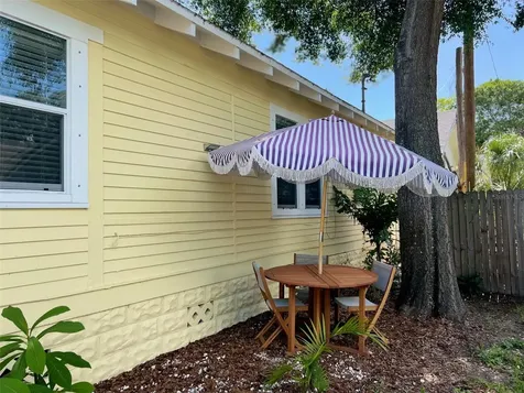 1137 Highland Street S St Petersburg FL 33701
