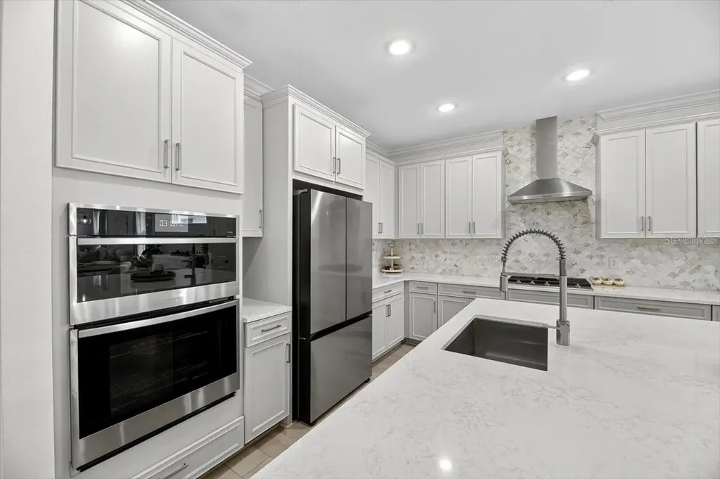 991 Signet Drive Apollo Beach FL 33572