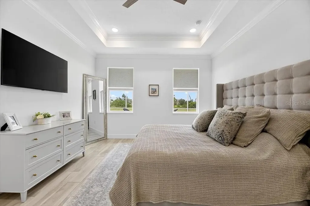 991 Signet Drive Apollo Beach FL 33572