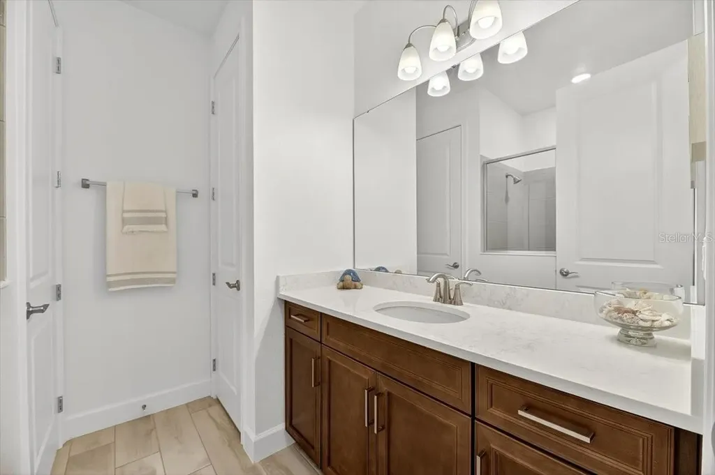 991 Signet Drive Apollo Beach FL 33572