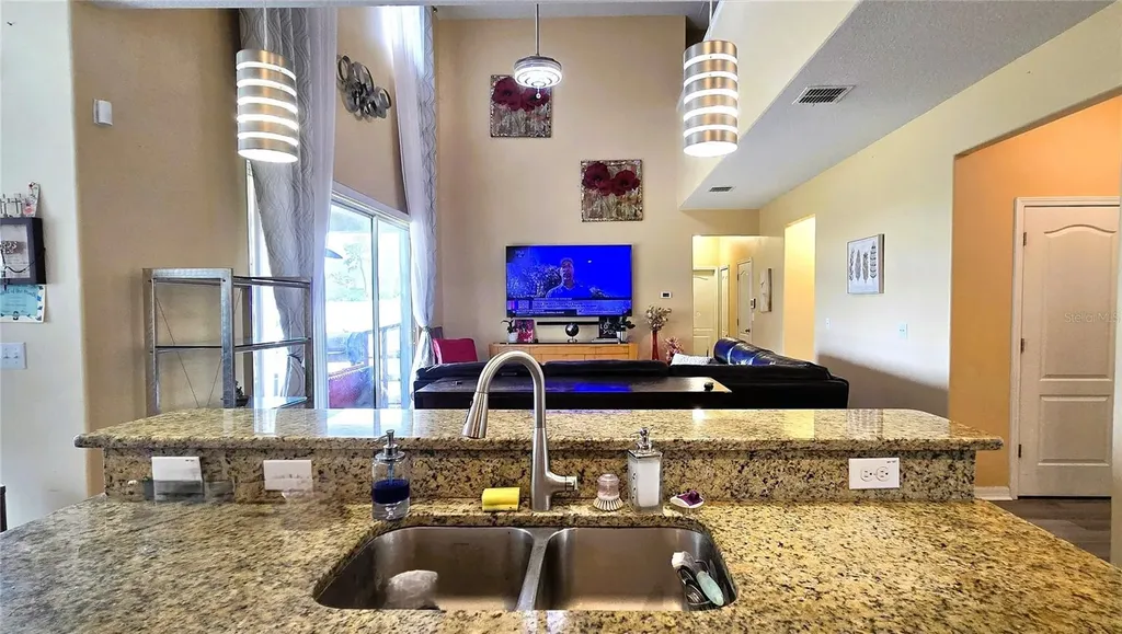 2432 Cumberland Cliff Drive Ruskin FL 33570