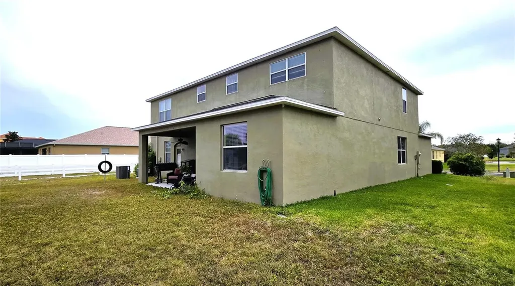 2432 Cumberland Cliff Drive Ruskin FL 33570