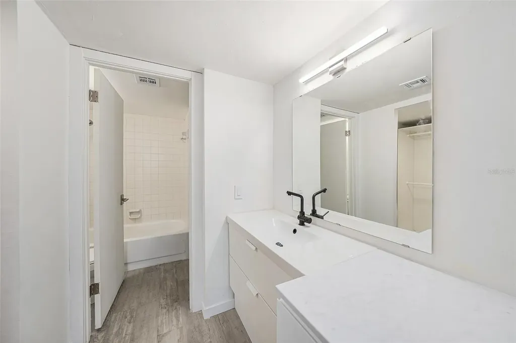 201 W Laurel Street Tampa FL 33602