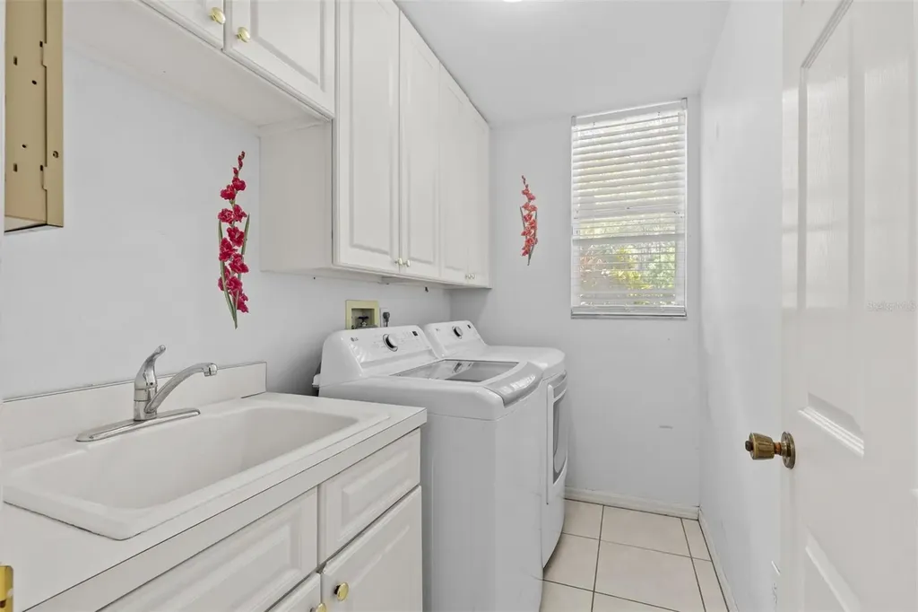 2328 Warwick Drive Oldsmar FL 34677