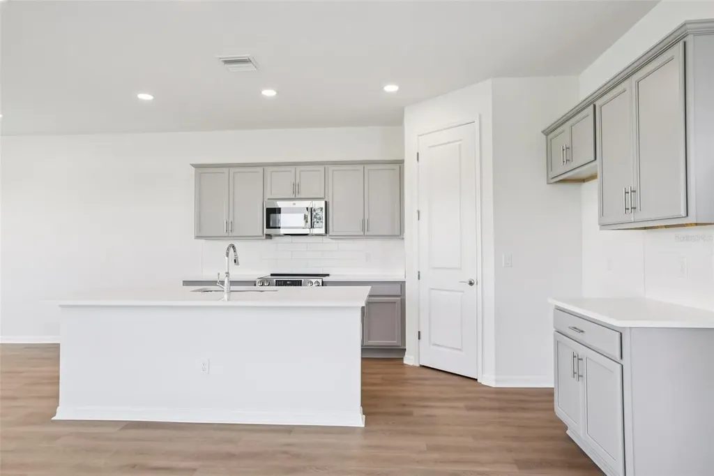 31445 Spanish Mission Road San Antonio FL 33576