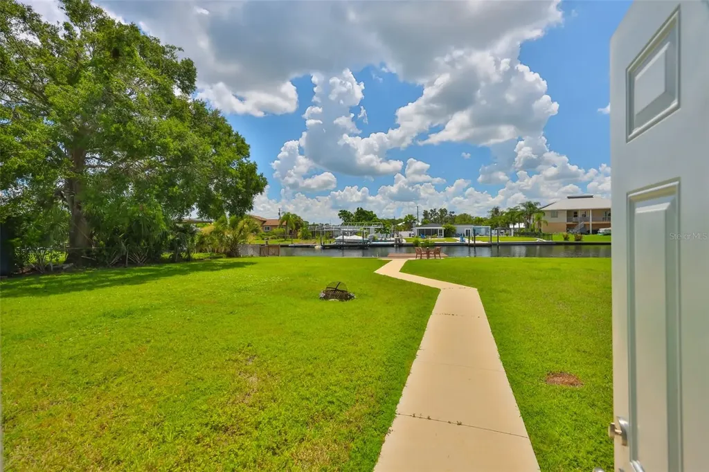 812 White Heron Boulevard Ruskin FL 33570