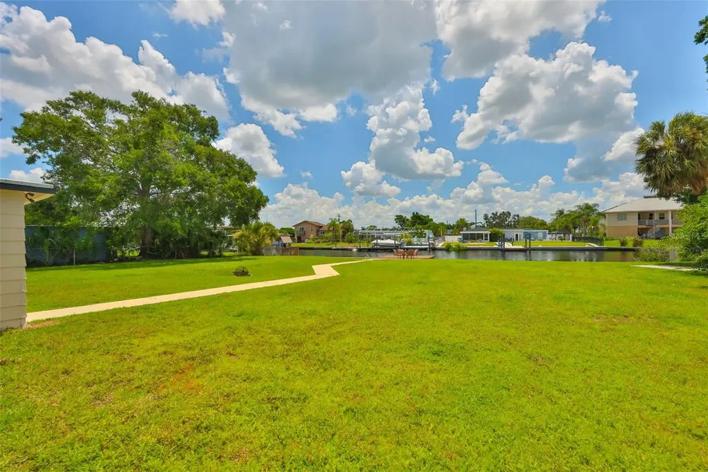 812 White Heron Boulevard Ruskin FL 33570