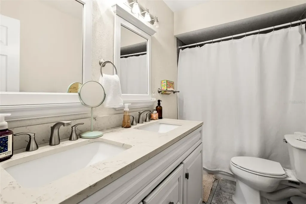 8915 59th Way N Pinellas Park FL 33782