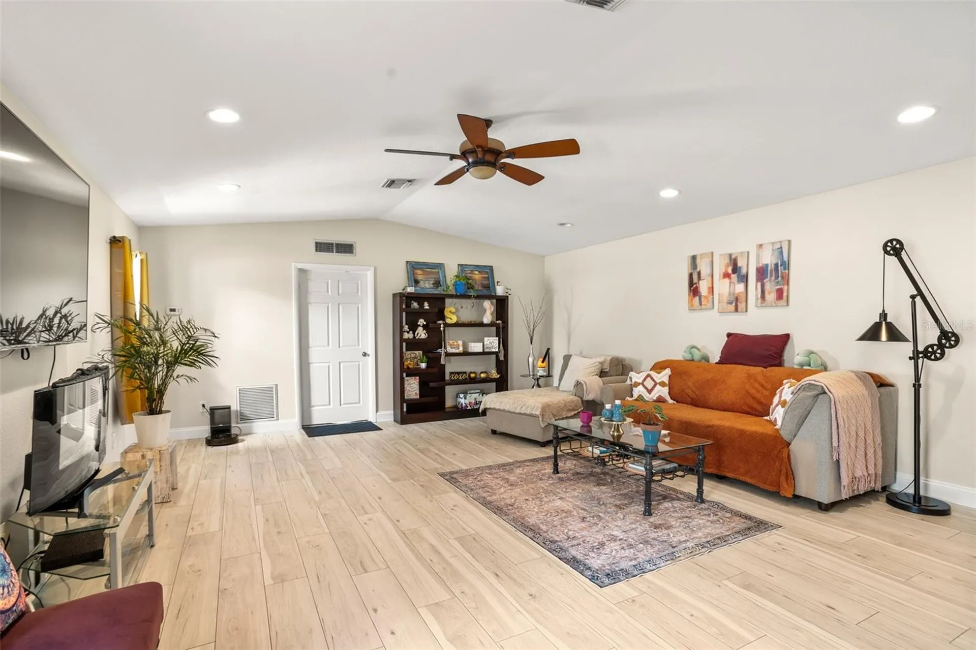 8915 59th Way N Pinellas Park FL 33782