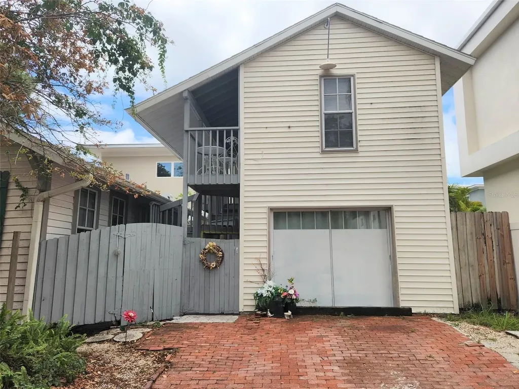 1825 Hawkins Court Sarasota FL 34236