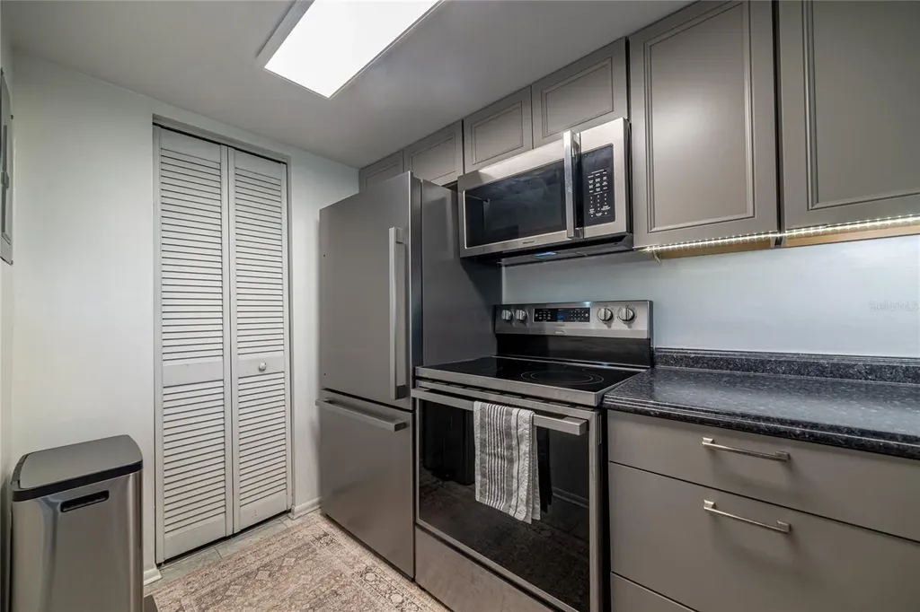 3861 S Lake Drive Tampa FL 33614