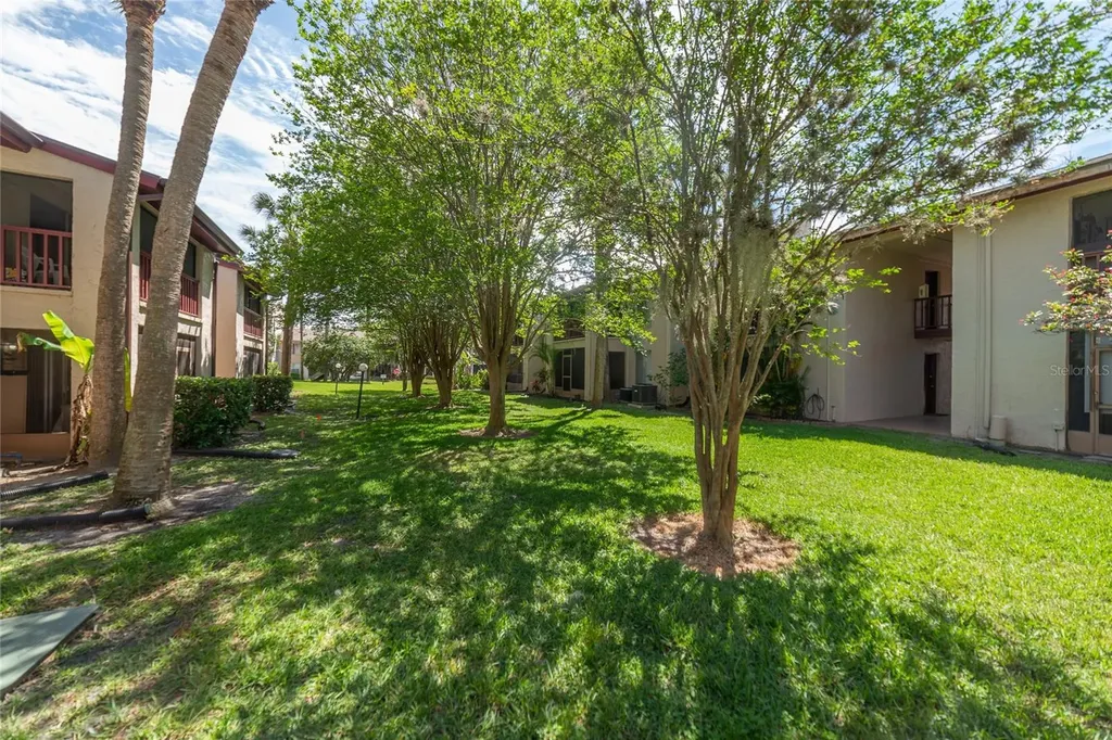 3861 S Lake Drive Tampa FL 33614