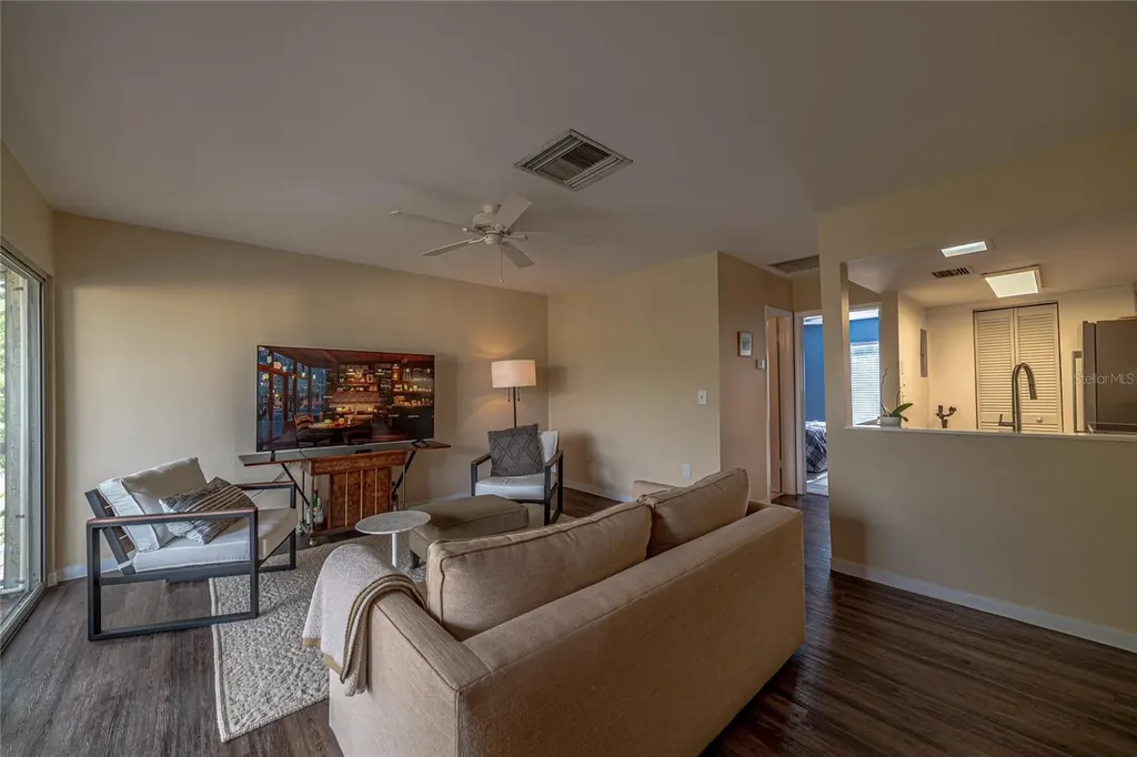 3861 S Lake Drive Tampa FL 33614
