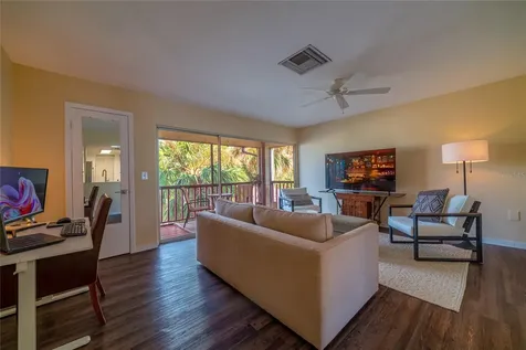 3861 S Lake Drive Tampa FL 33614