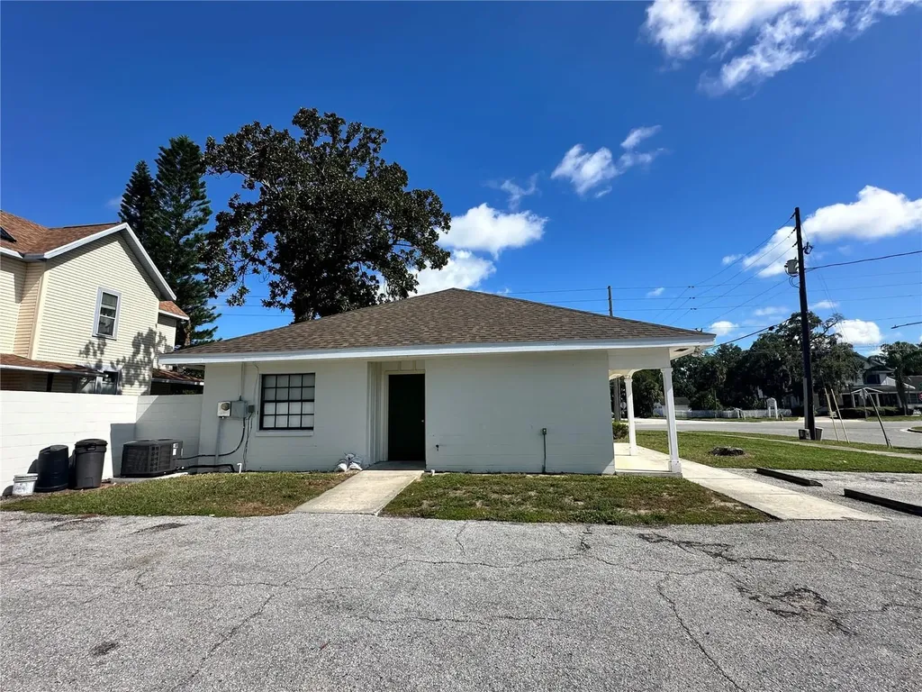 820 E Orange Avenue Eustis FL 32726