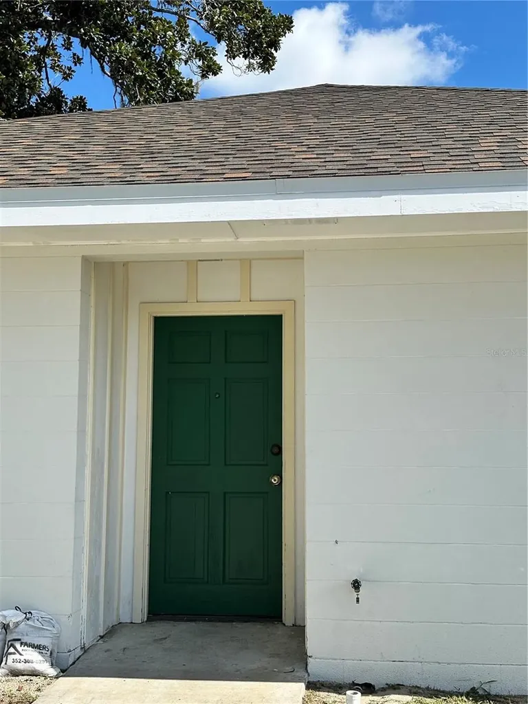 820 E Orange Avenue Eustis FL 32726