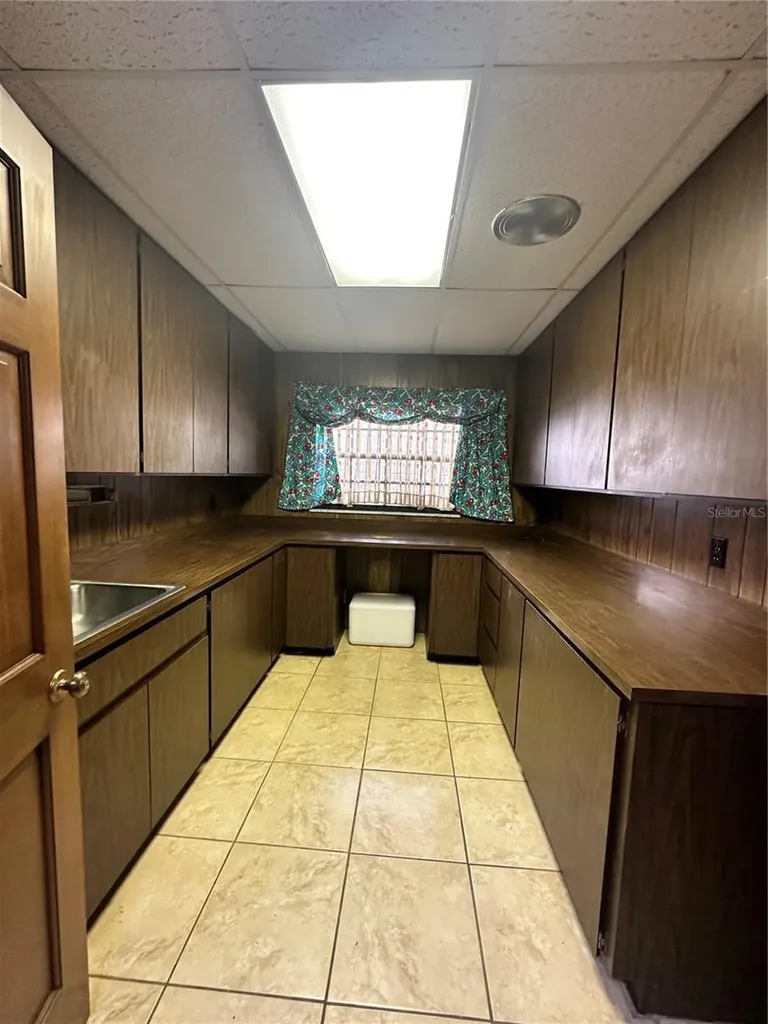 820 E Orange Avenue Eustis FL 32726