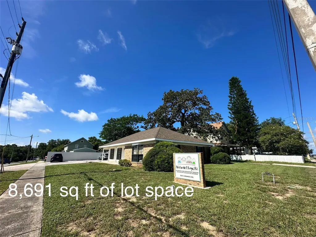 820 E Orange Avenue Eustis FL 32726