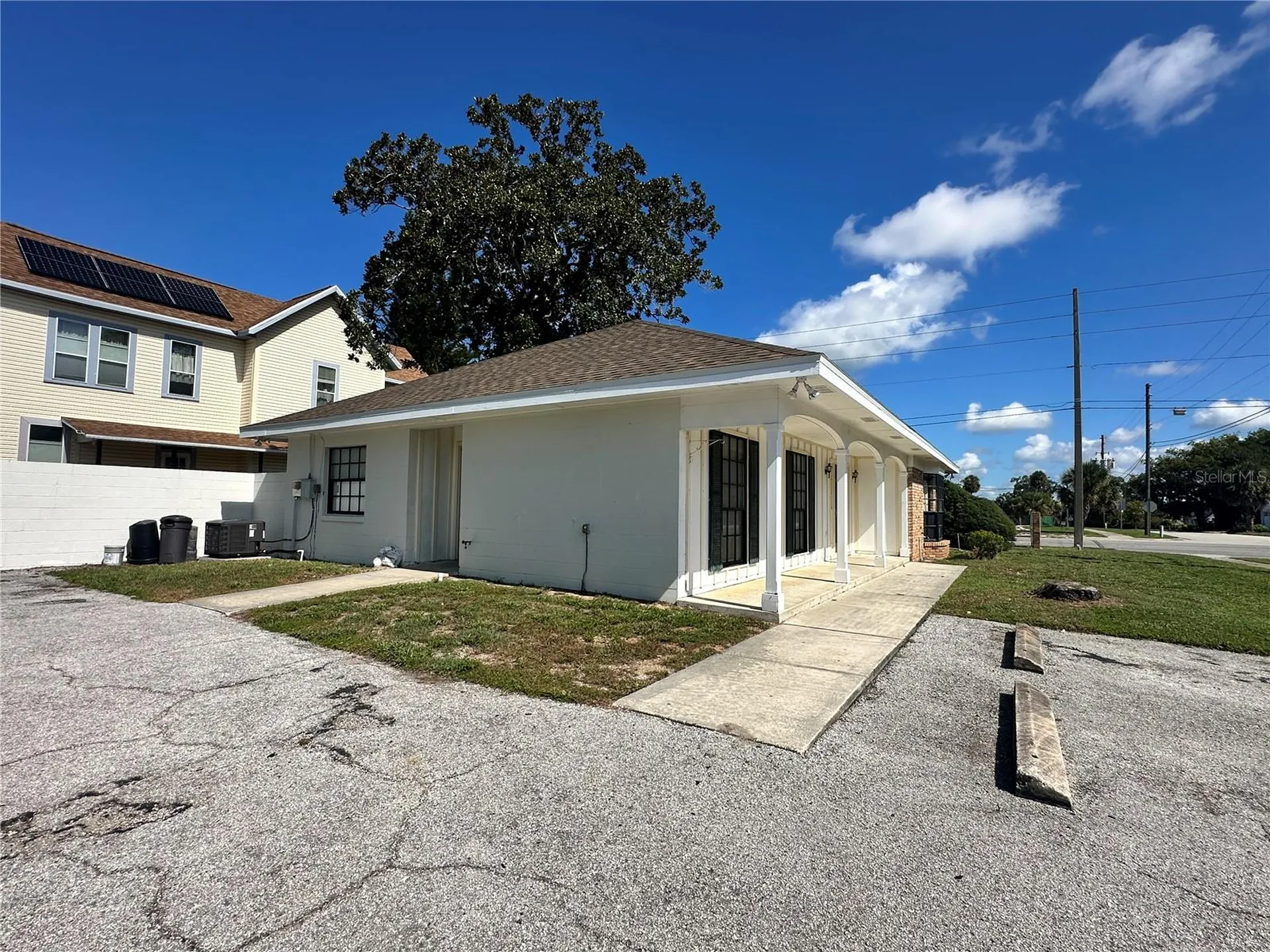 820 E Orange Avenue Eustis FL 32726