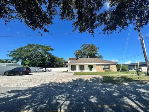 820 E Orange Avenue Eustis FL 32726