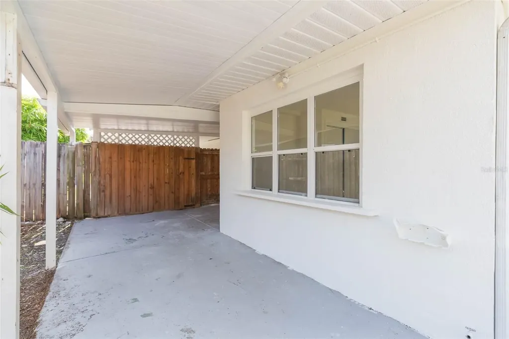 5640 Cedar Street NE St Petersburg FL 33703