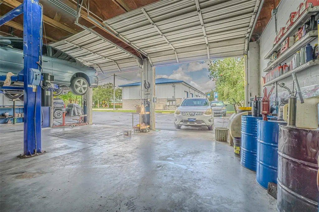 5924 7th Street Zephyrhills FL 33542