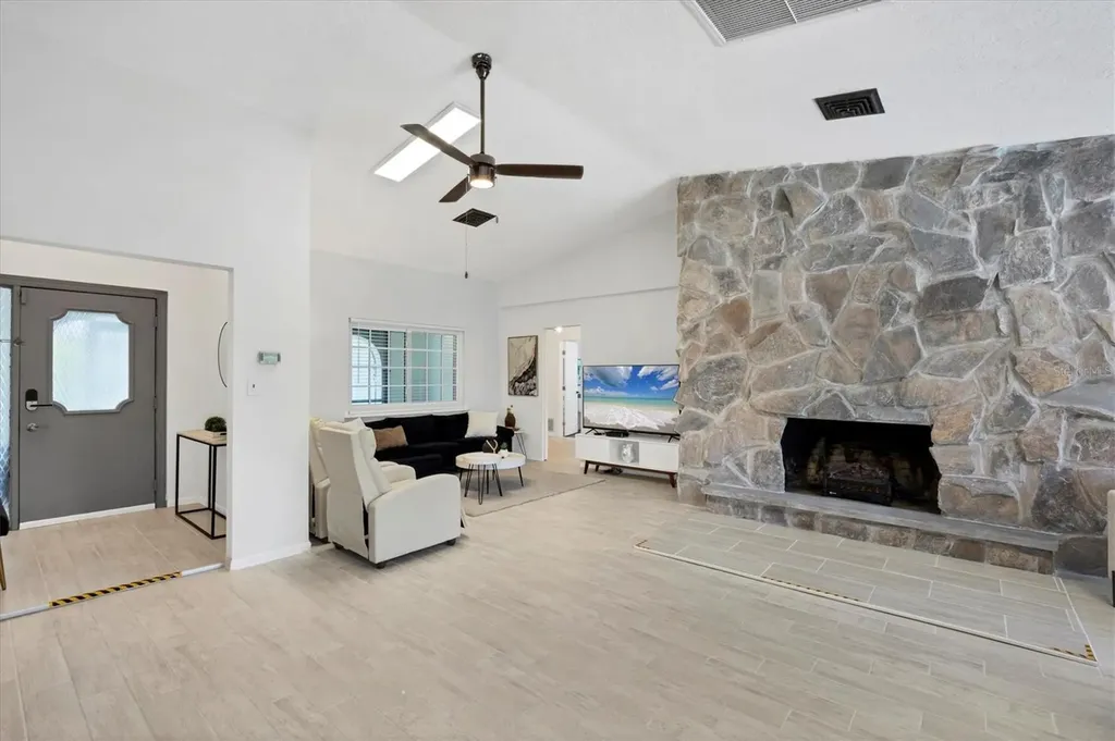 879 E 2nd Street Englewood FL 34223
