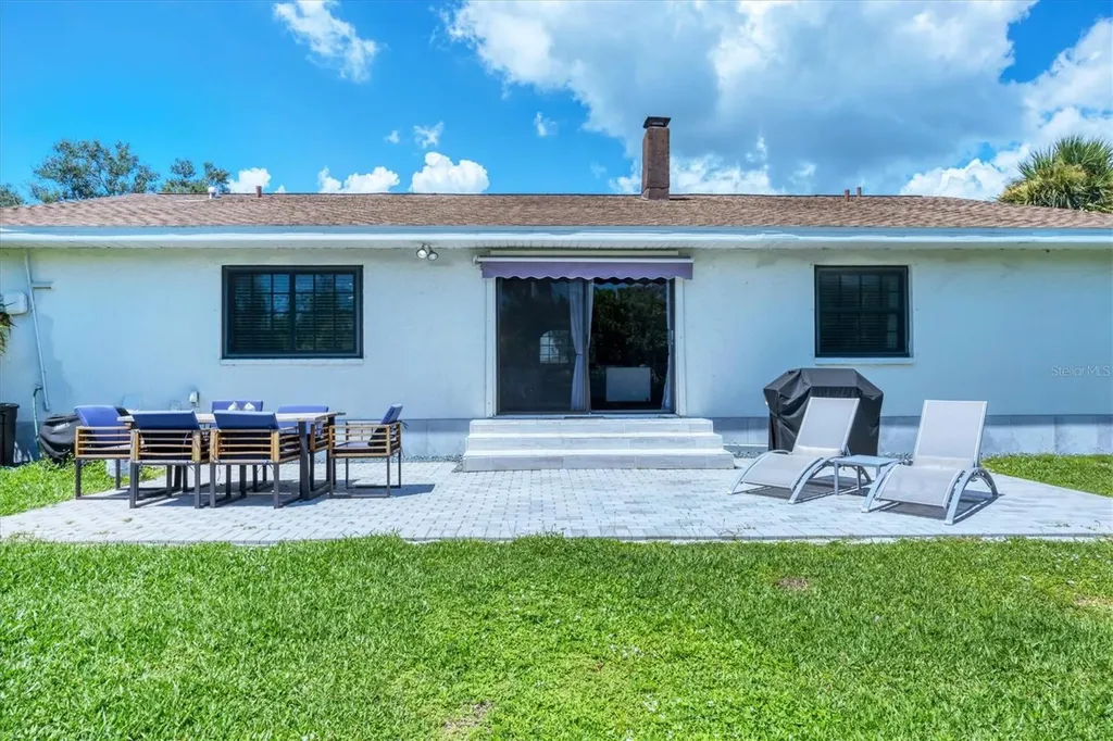 879 E 2nd Street Englewood FL 34223