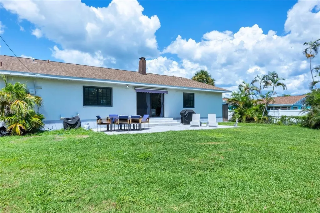 879 E 2nd Street Englewood FL 34223