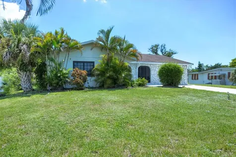 879 E 2nd Street Englewood FL 34223