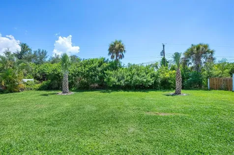 879 E 2nd Street Englewood FL 34223